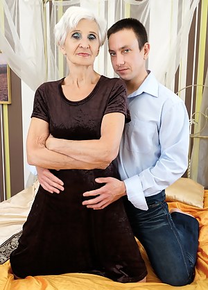 Free Mom and Boy Porn Pictures
